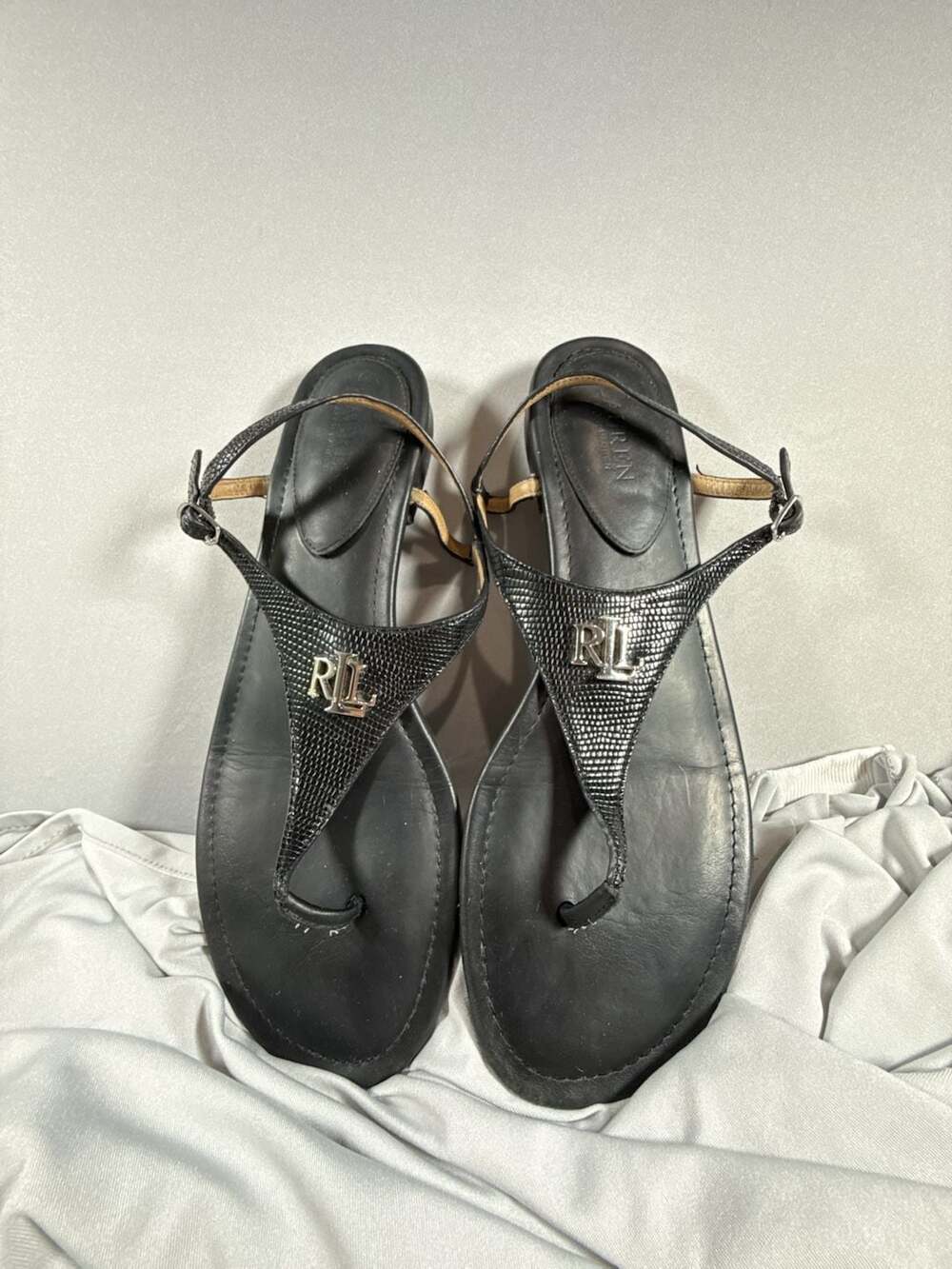 Lauren Ralph Lauren Black Crosshatch Leather Ellington Thong Sandals 9